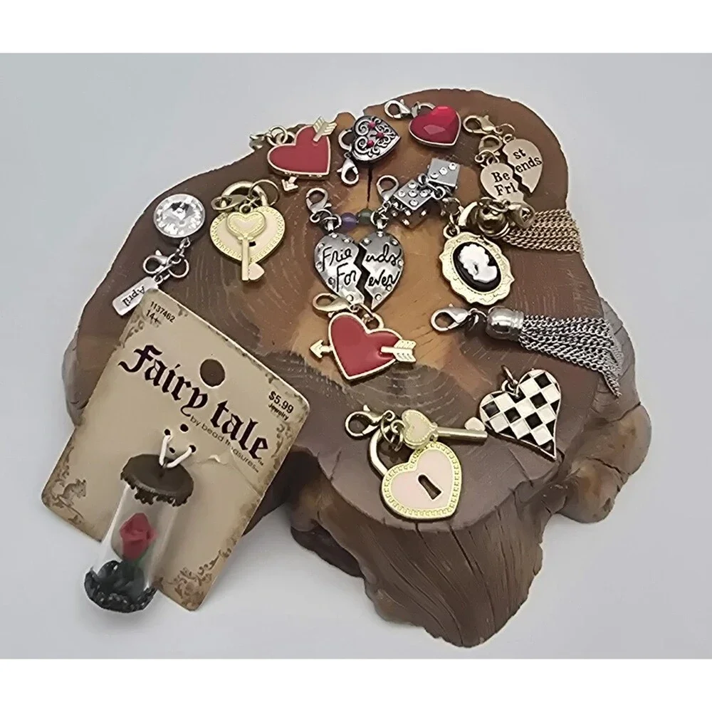 17- Charms Enamel - Hearts Friends Rose